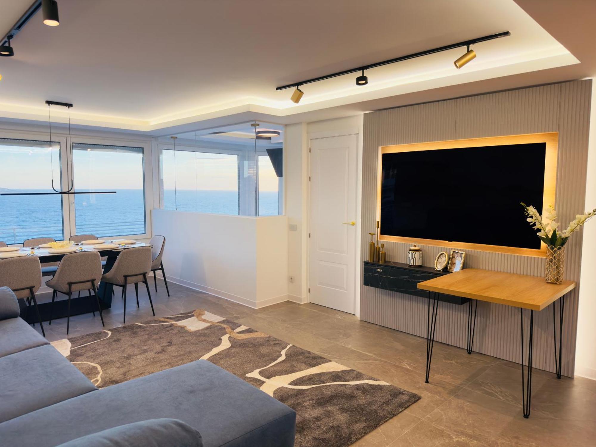 Terra Luxury Seafront Coblanca 8 Appartement *